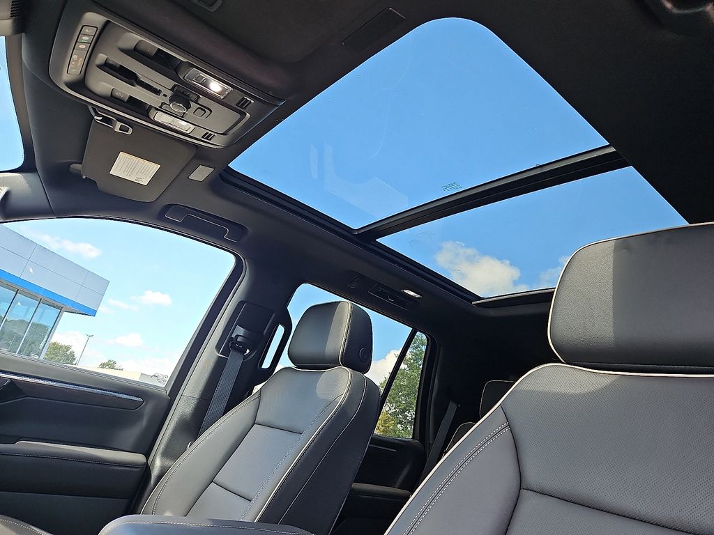 2025 Chevrolet Tahoe Premier Image 19 of 20