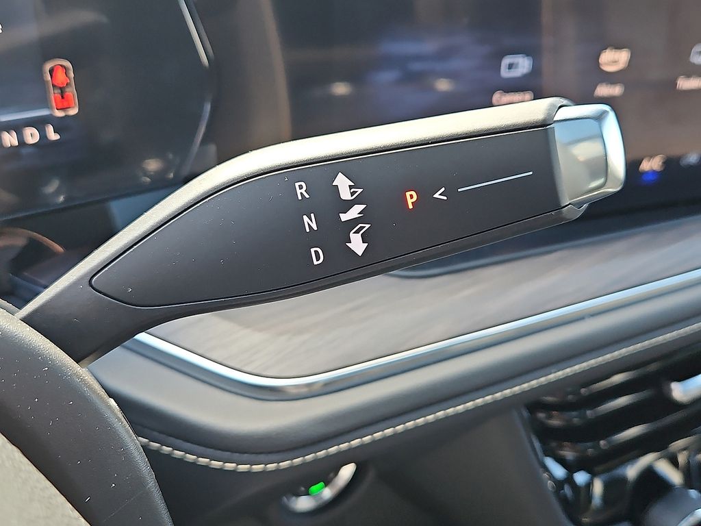 2025 Chevrolet Tahoe Premier Image 12 of 20