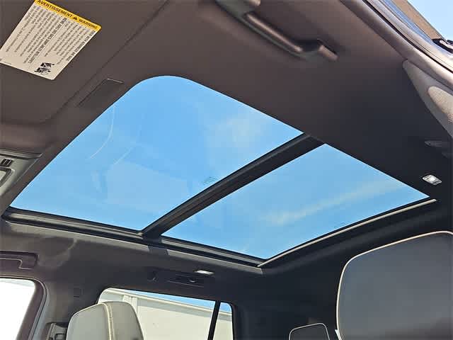 2025 Chevrolet Tahoe Premier Image 22 of 26