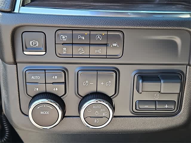 2025 Chevrolet Tahoe Premier Image 17 of 26