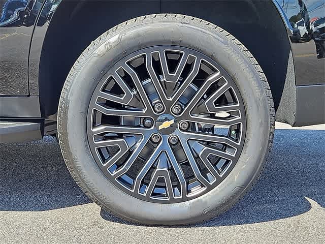 2025 Chevrolet Tahoe Premier Image 7 of 26