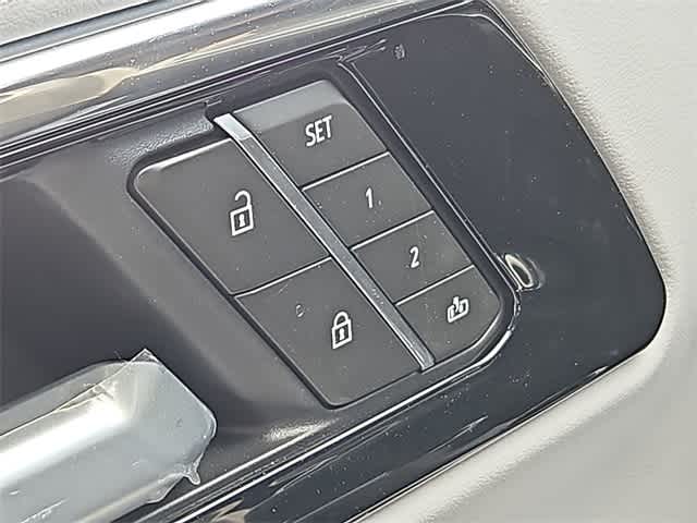 Vehicle image 19 of 22