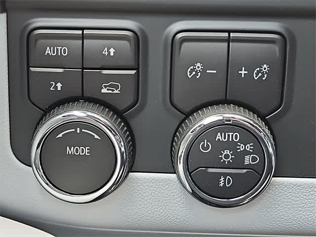 Vehicle image 15 of 22