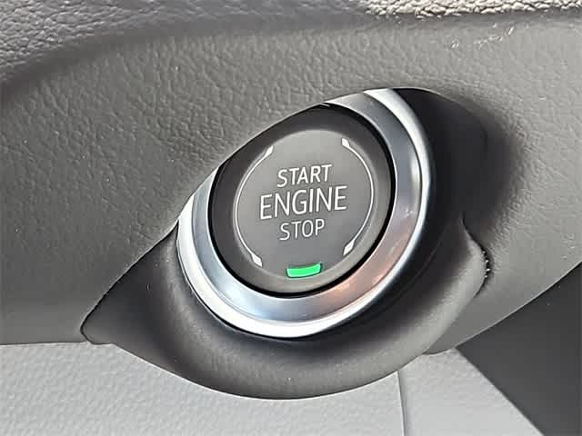 Vehicle image 14 of 22