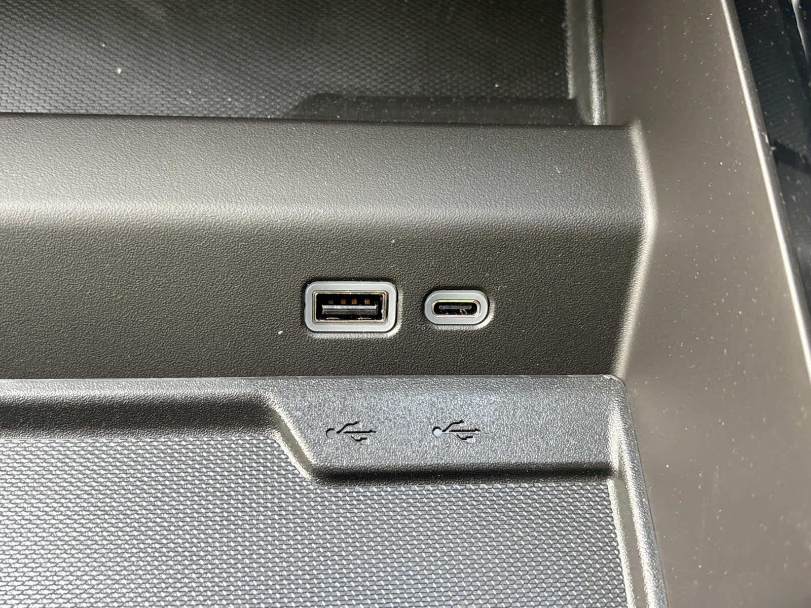 Vehicle image 18 of 52