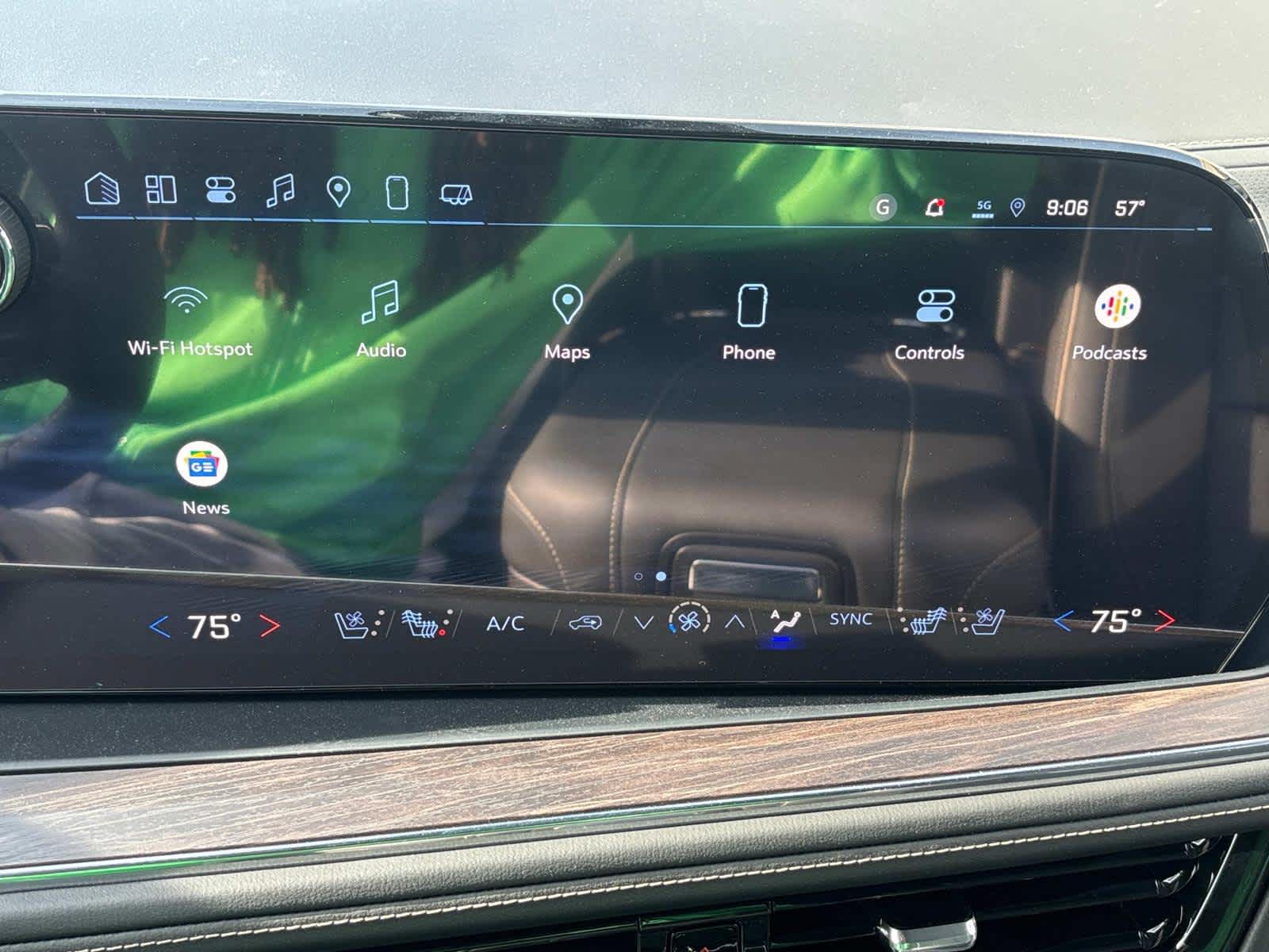 Vehicle image 17 of 52