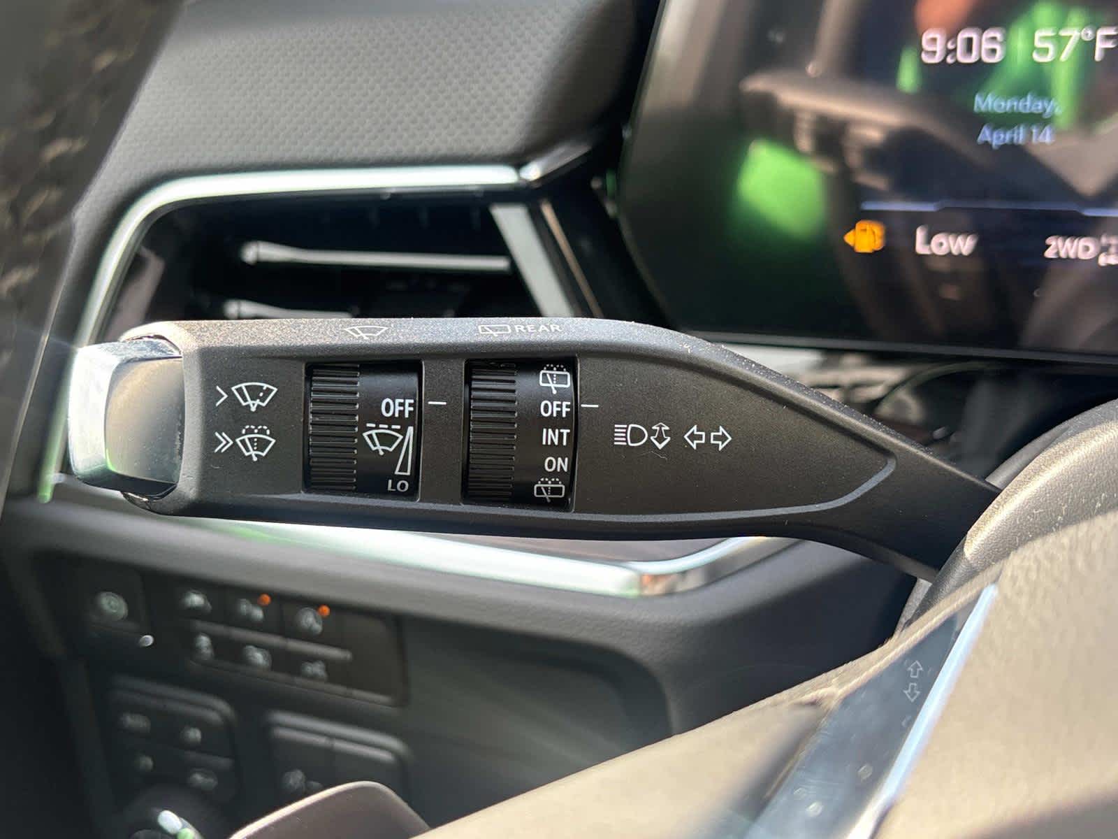 Vehicle image 14 of 52