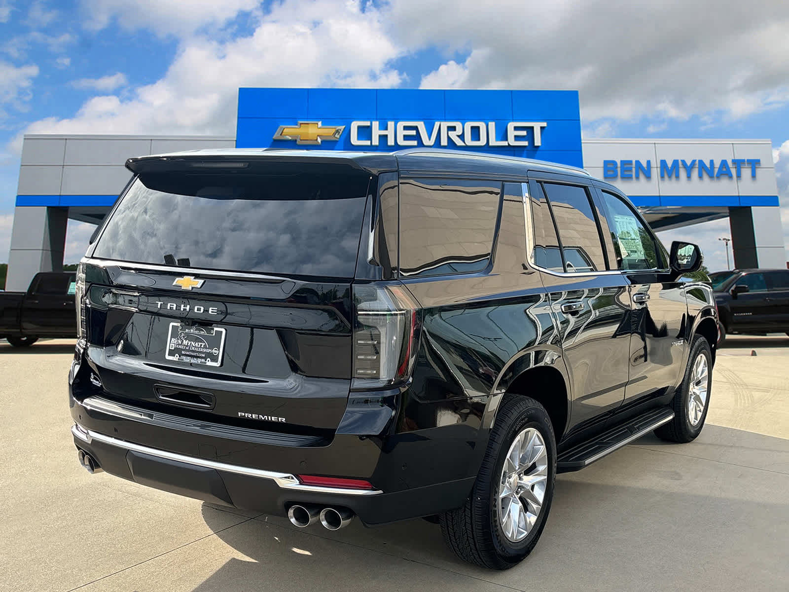 Vehicle image 4 of 52