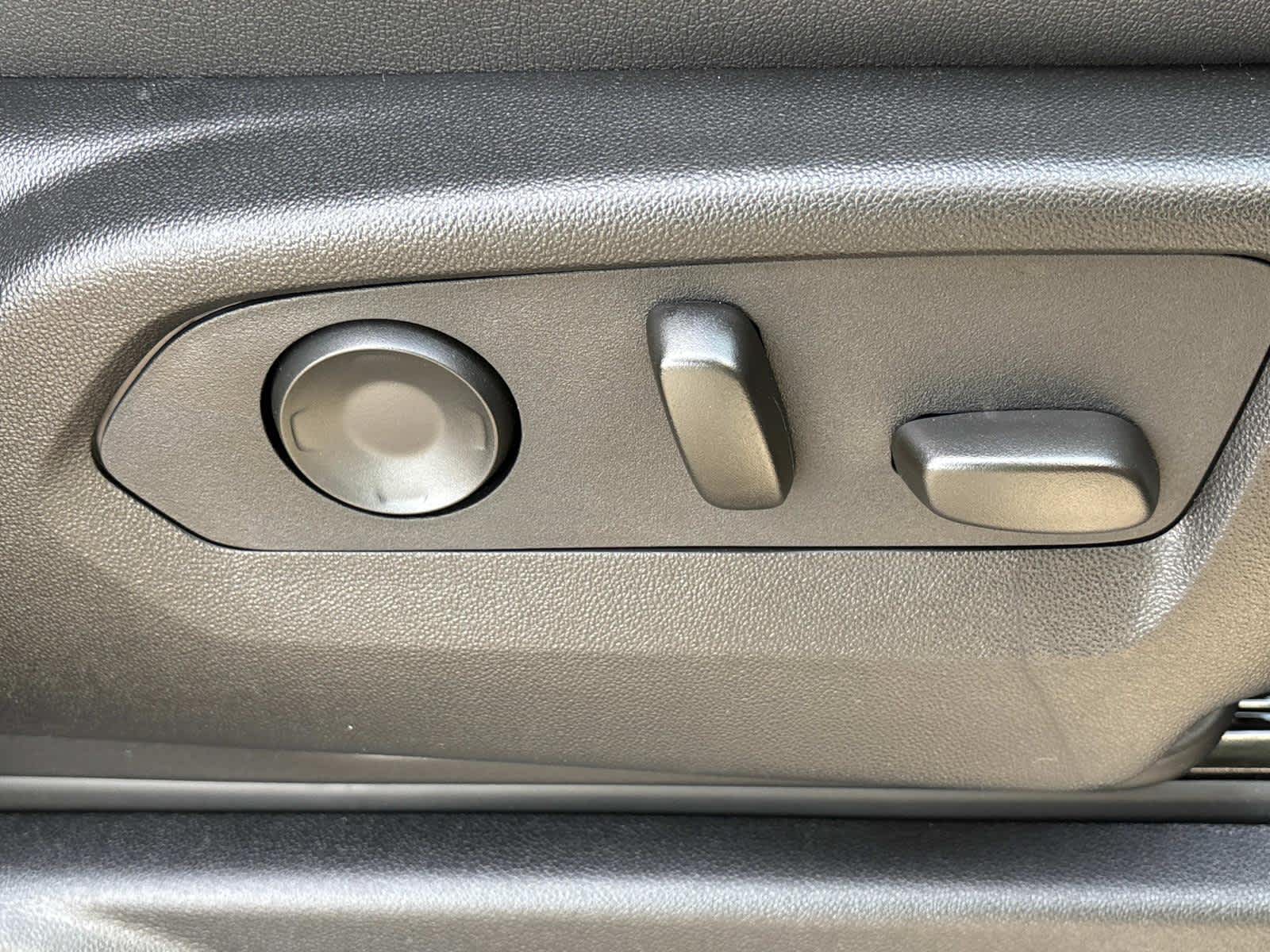 Vehicle image 44 of 52