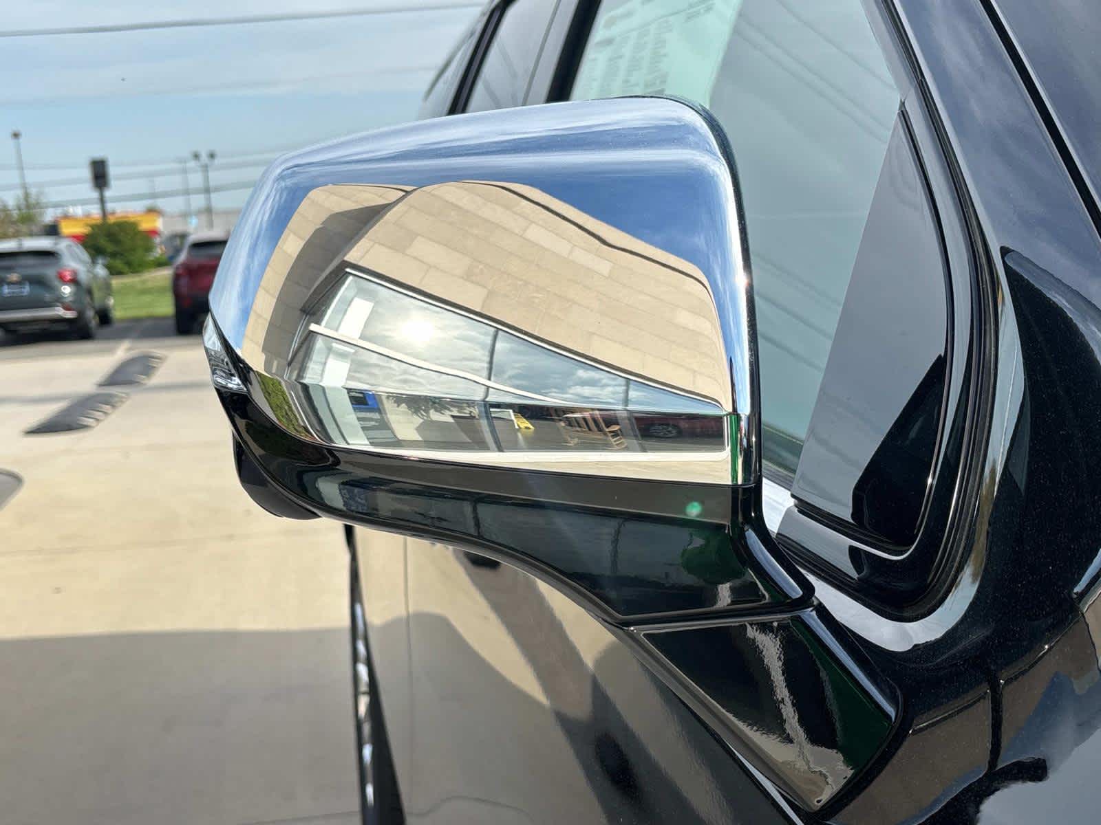 Vehicle image 46 of 52