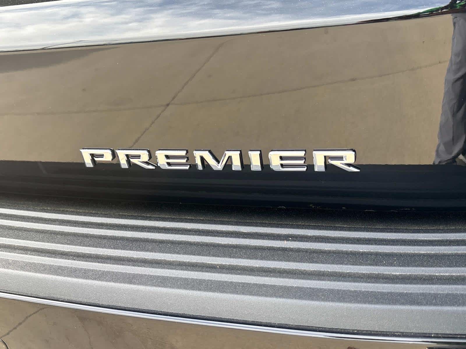 Vehicle image 34 of 52