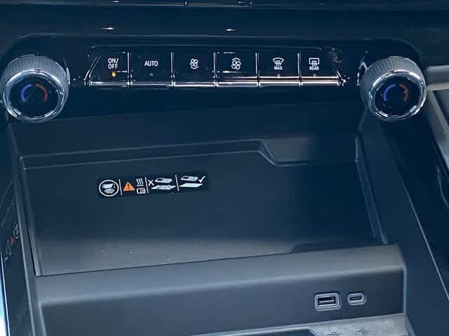 Vehicle image 10 of 25