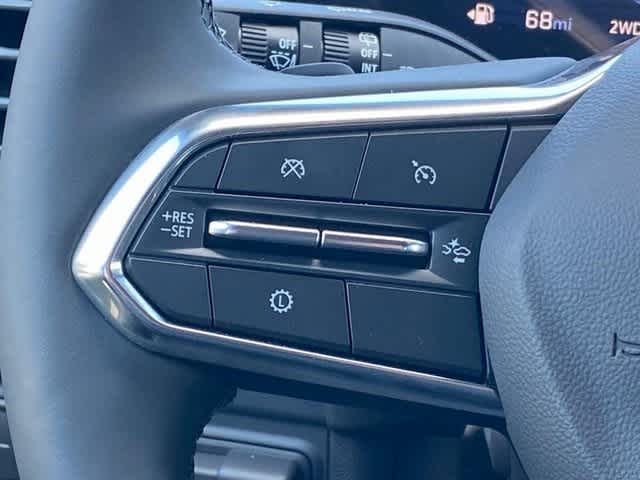 Vehicle image 7 of 25