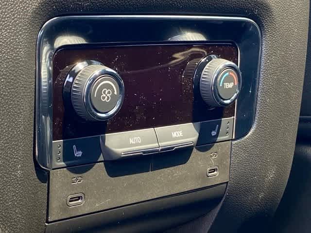 Vehicle image 23 of 25