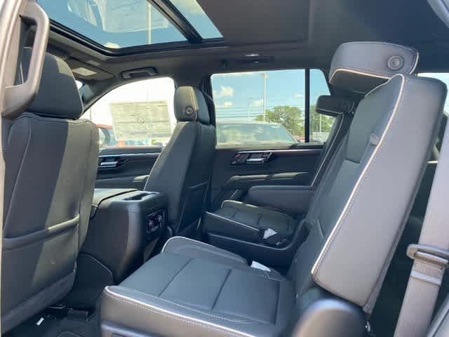 Vehicle image 21 of 25