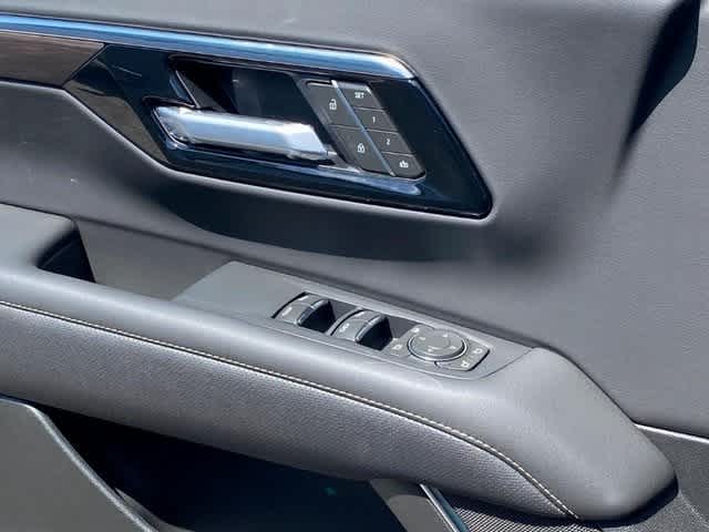 Vehicle image 19 of 25