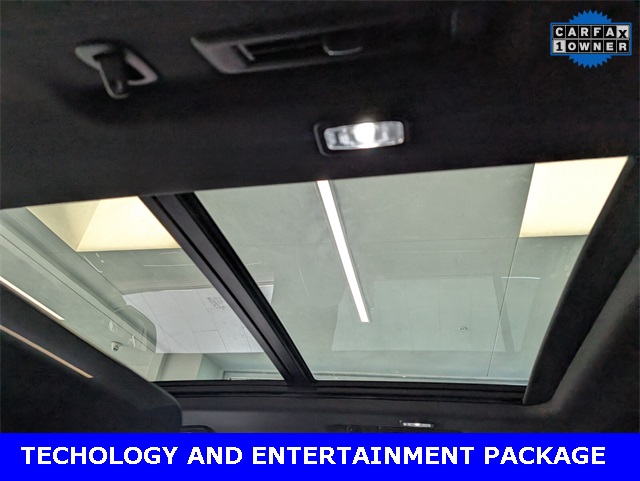Vehicle image 27 of 36