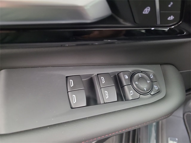 Vehicle image 32 of 36