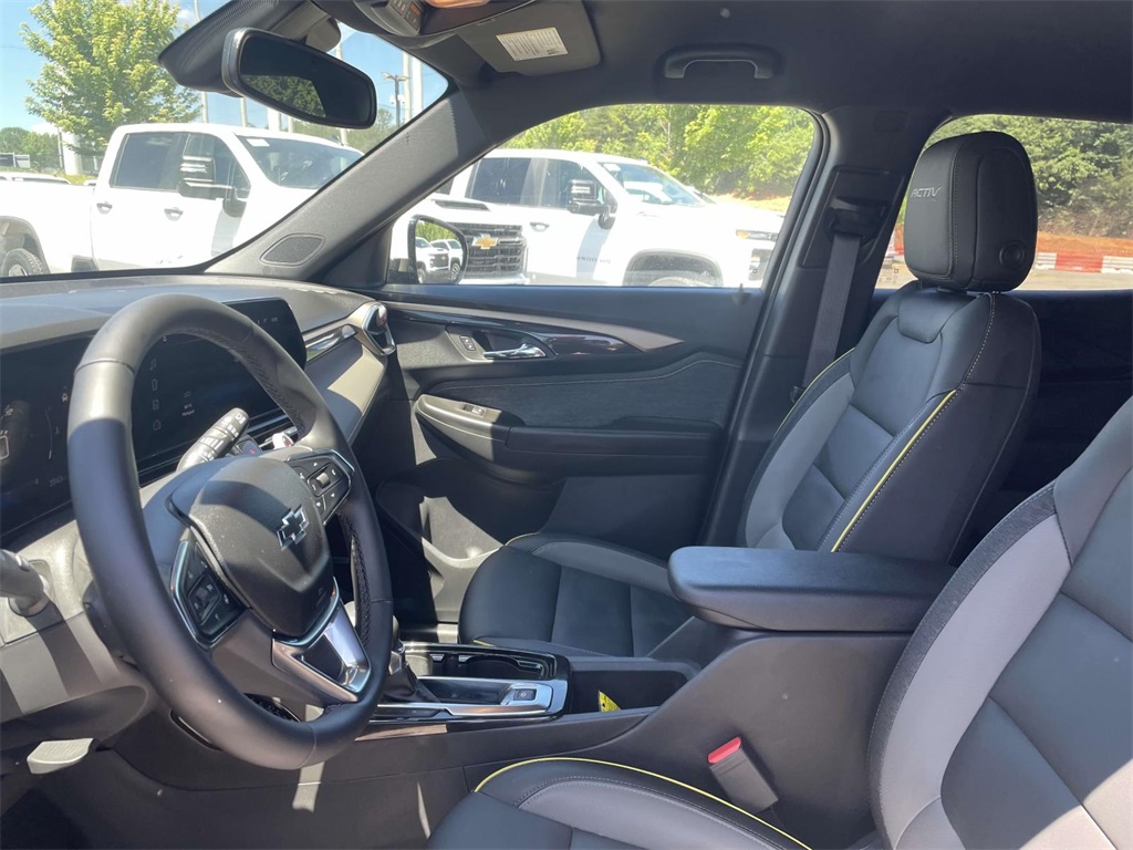 Vehicle image 12 of 30