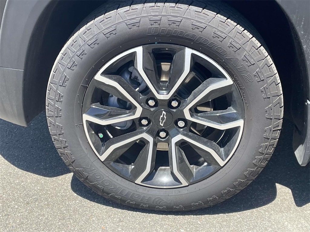 Vehicle image 27 of 30