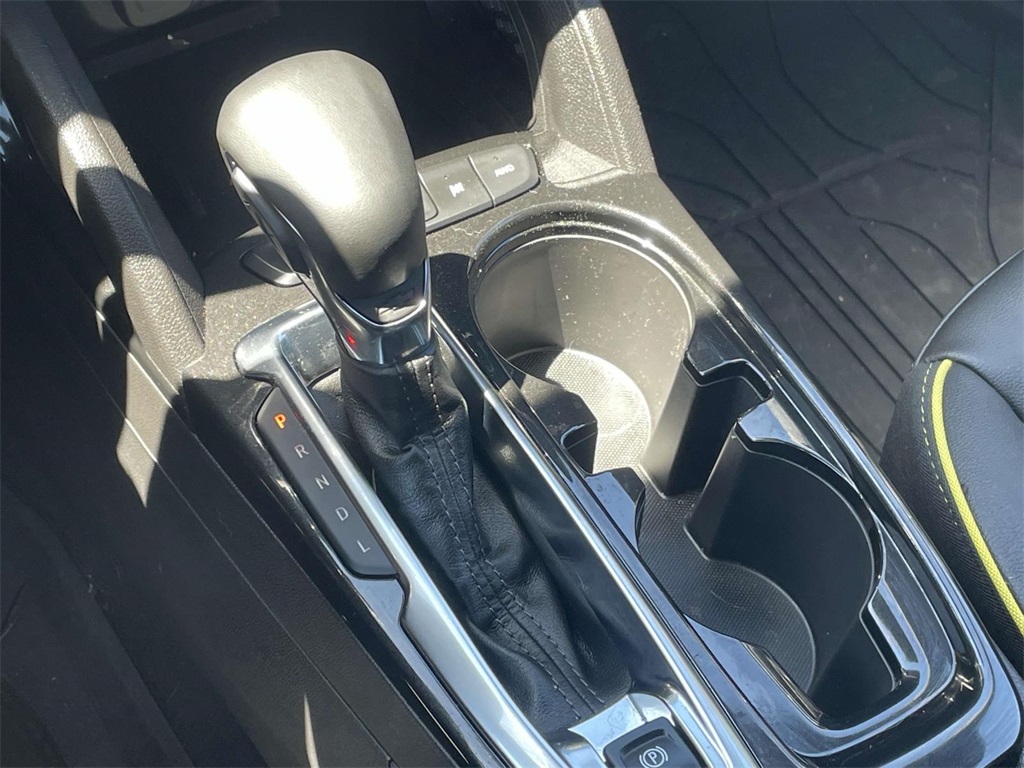 Vehicle image 25 of 30