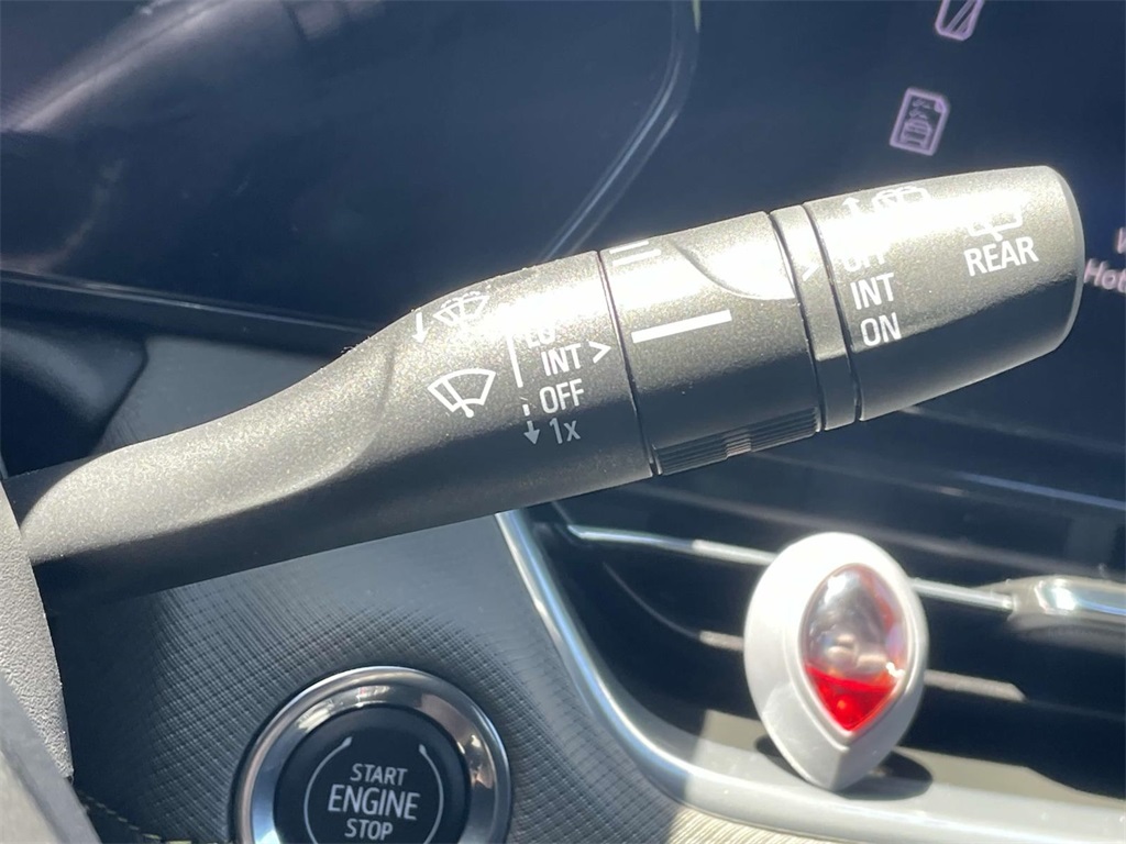 Vehicle image 23 of 30
