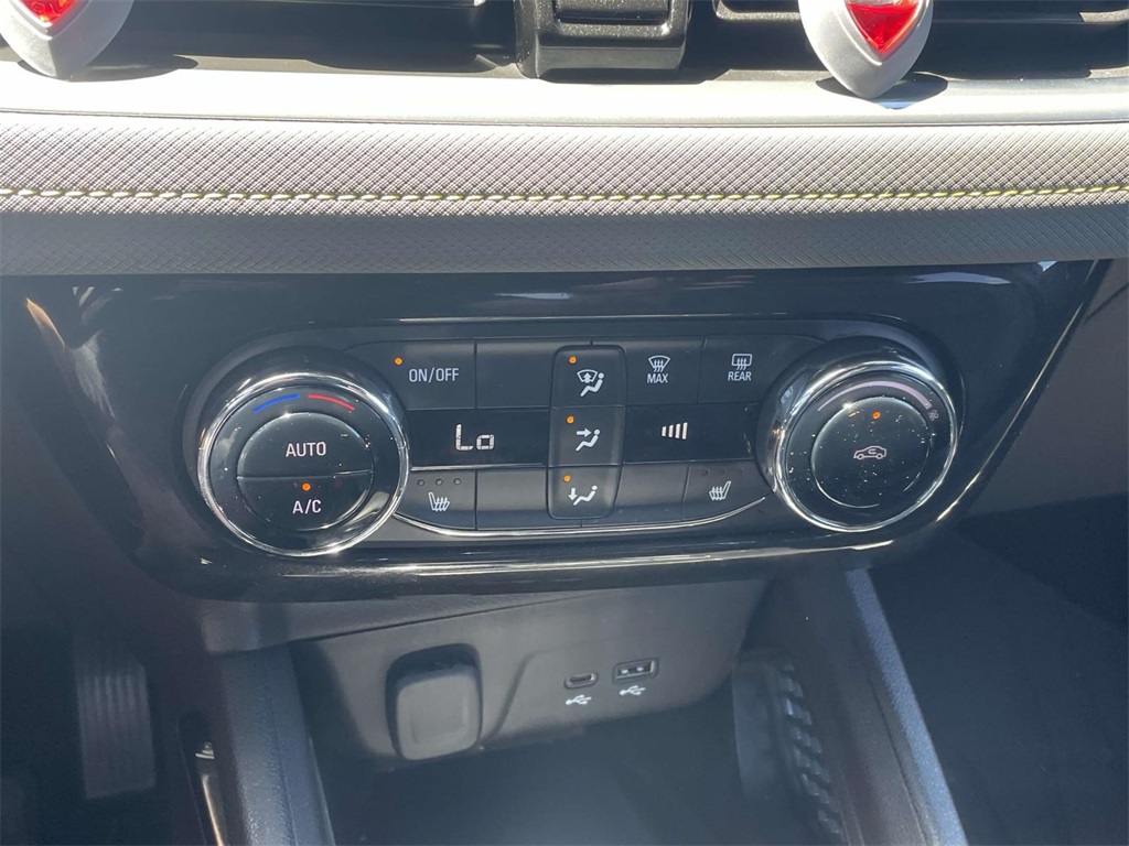 Vehicle image 11 of 30