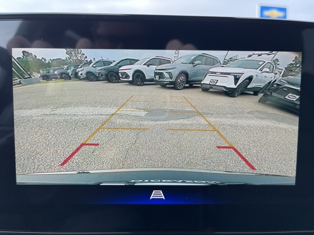 Vehicle image 26 of 32