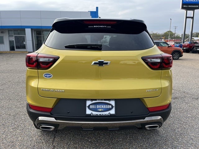 Vehicle image 8 of 32