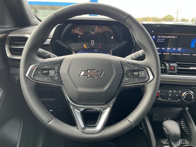 Vehicle image 17 of 32