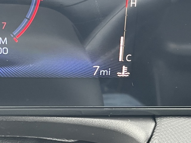 Vehicle image 21 of 32