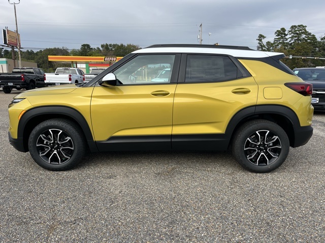 Vehicle image 2 of 32