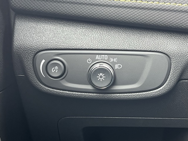 Vehicle image 22 of 32