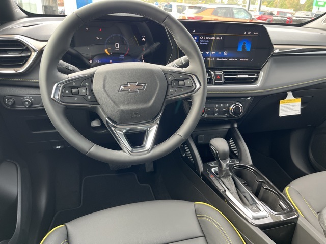 Vehicle image 16 of 32