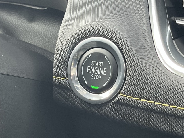 Vehicle image 23 of 32