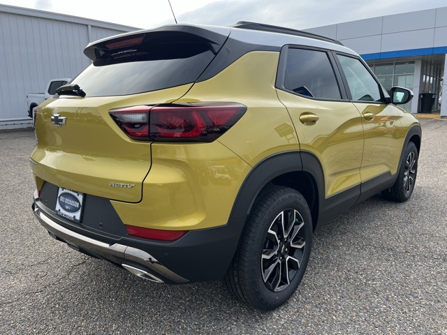 Vehicle image 3 of 32