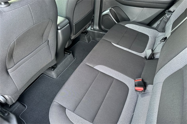 Vehicle image 10 of 24