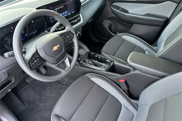 Vehicle image 8 of 24