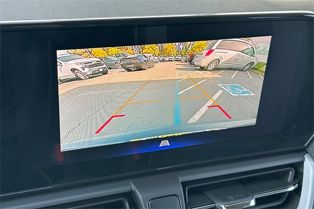 Vehicle image 18 of 24