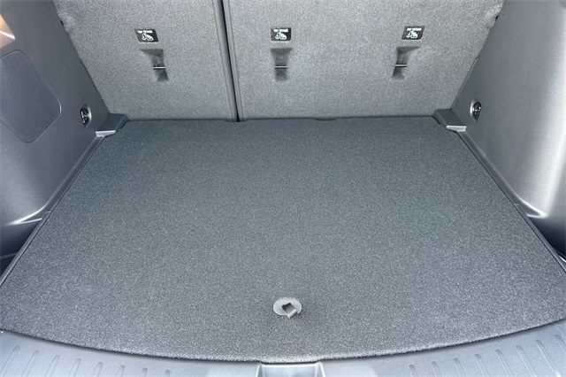 Vehicle image 14 of 24