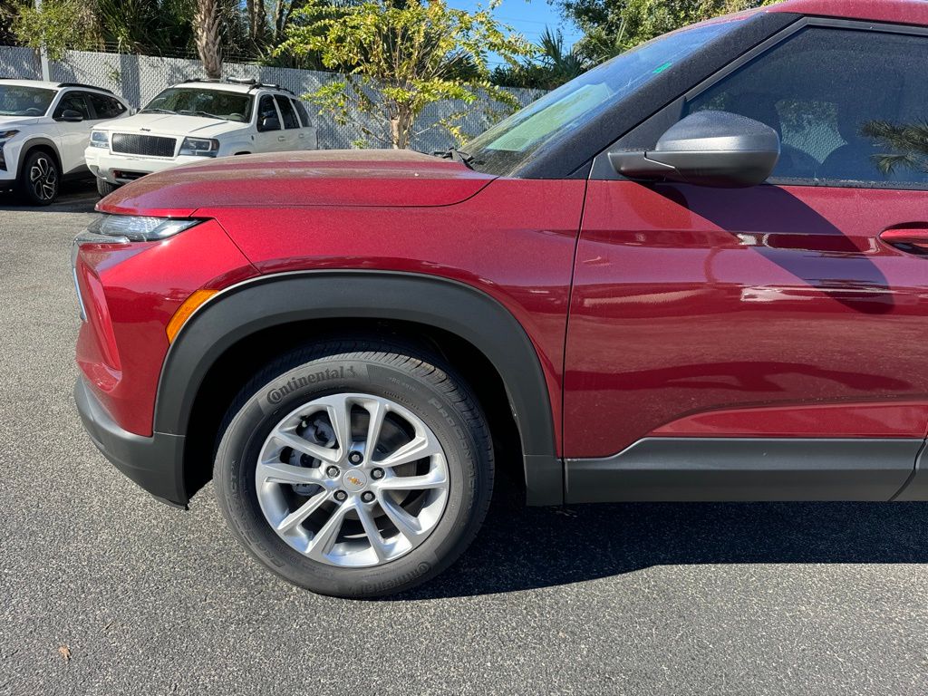 Vehicle image 9 of 29