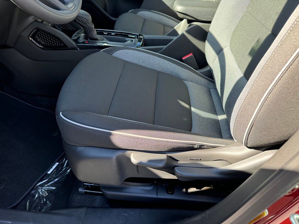 Vehicle image 26 of 29
