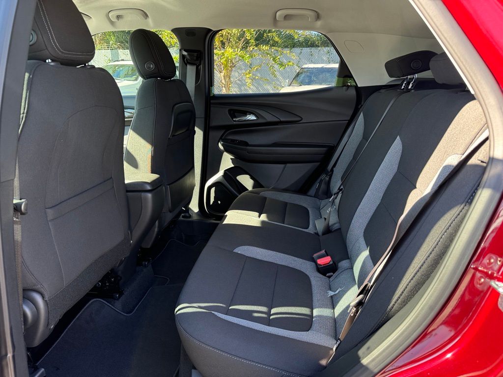 Vehicle image 13 of 29