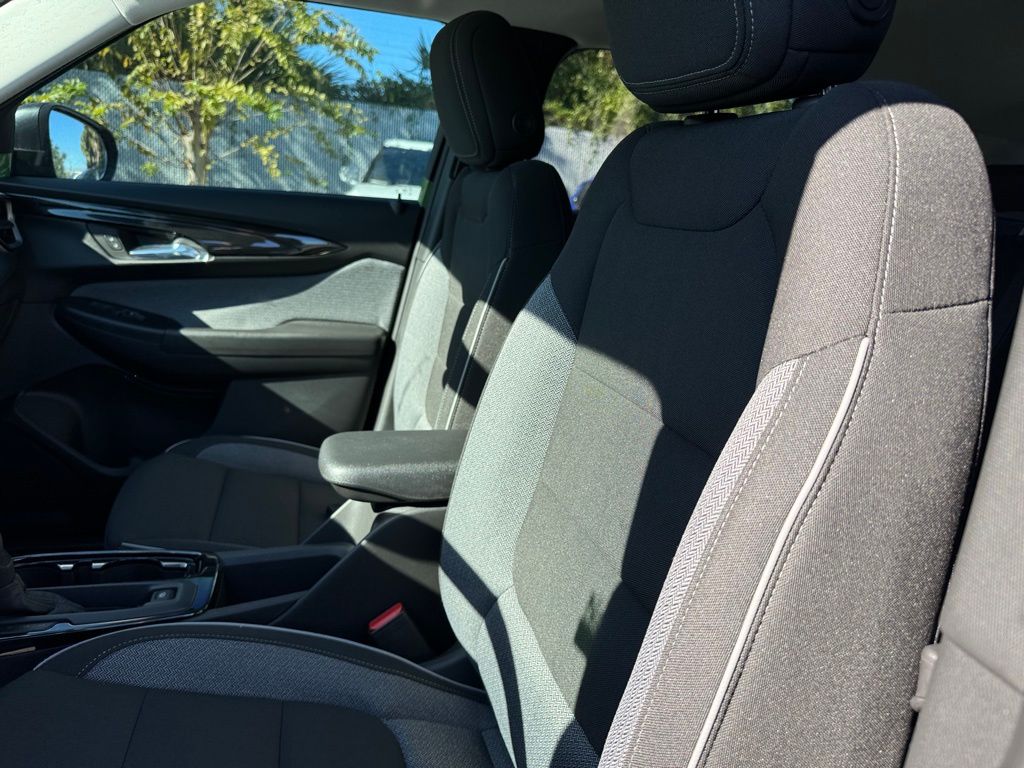 Vehicle image 27 of 29