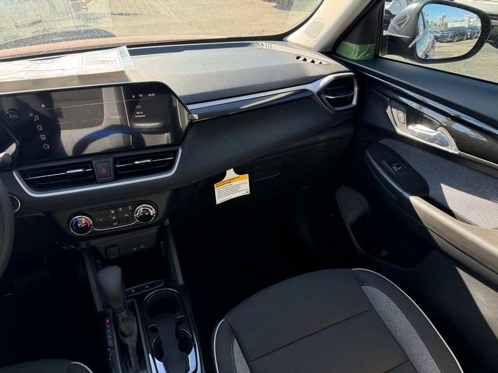 Vehicle image 24 of 29