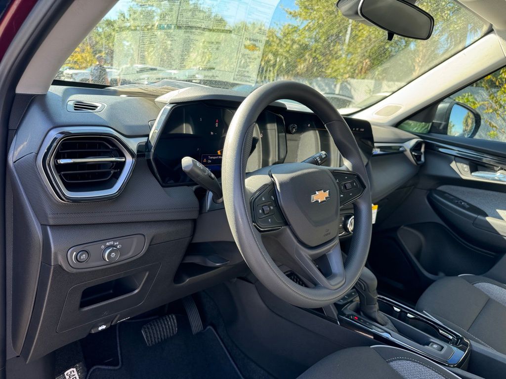 Vehicle image 25 of 29