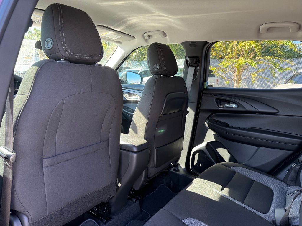 Vehicle image 15 of 29