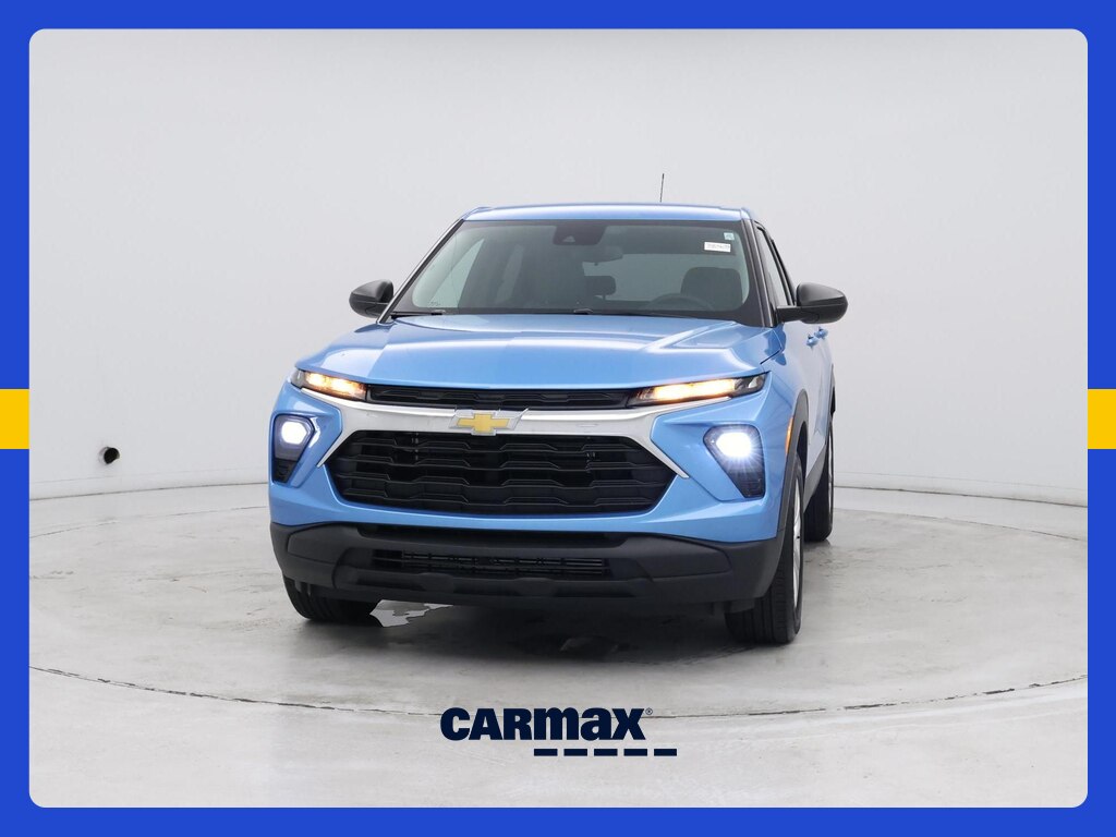 2025 Chevrolet Trailblazer LS Image 2 of 18