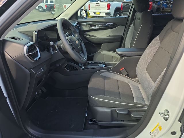 Vehicle image 18 of 34
