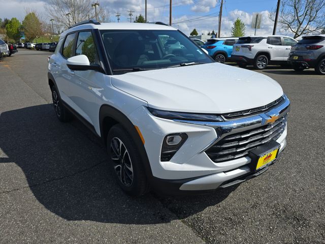 Vehicle image 4 of 34